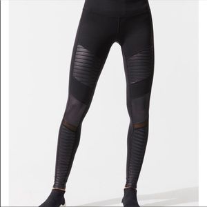 Alo Moto Legging